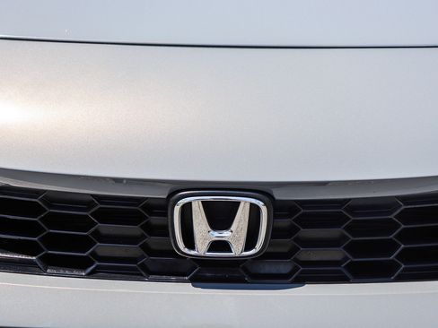 Used 2025 Honda Civic Sport image 4