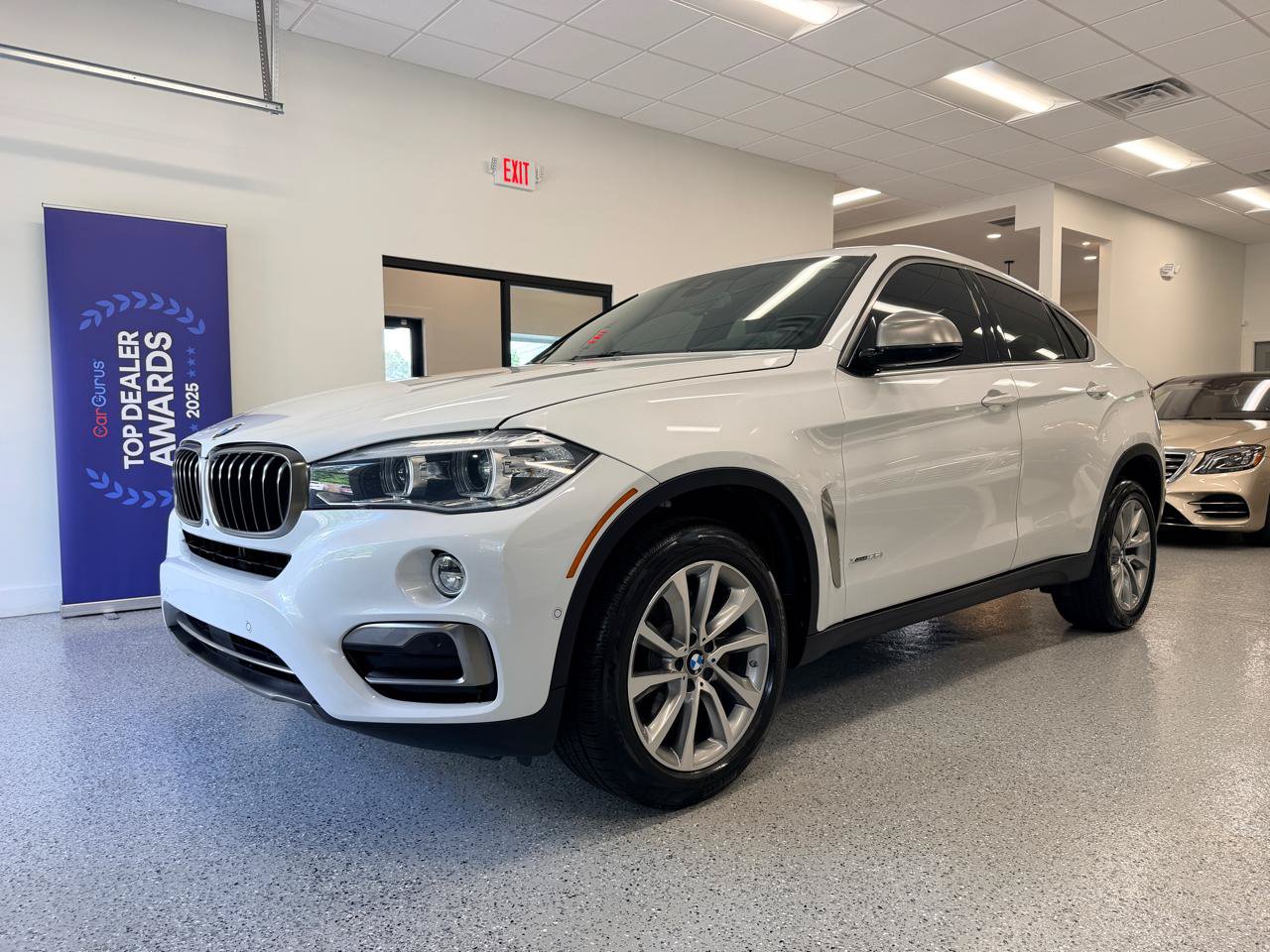 Used 2019 BMW X6 xDrive35i w/ Premium Package AWD/4WD image 4