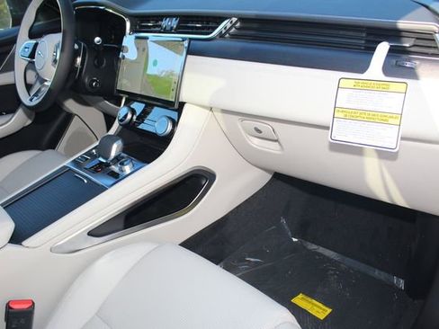 New 2026 Jaguar F-PACE R-Dynamic S image 24