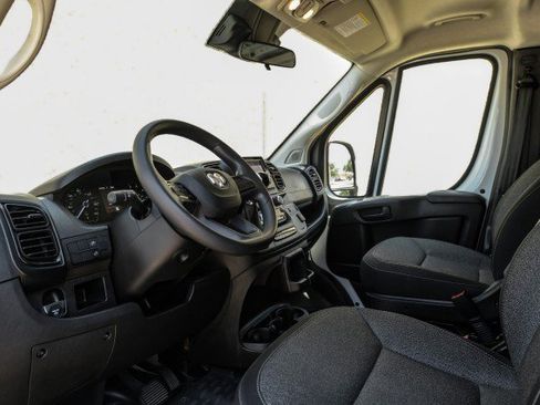 Used 2023 RAM ProMaster 2500 FWD image 2