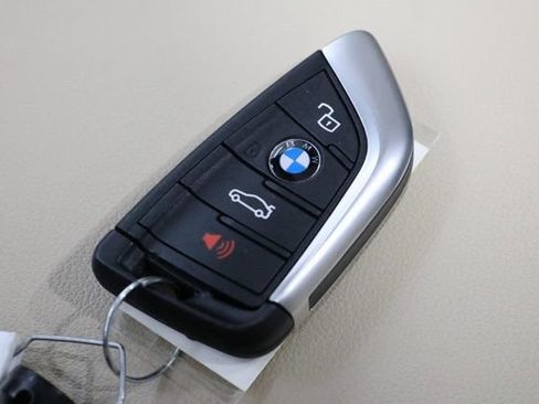 Used 2022 BMW X3 sDrive30i w/ Premium Package RWD image 40