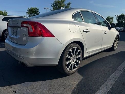 Used 2018 Volvo S60 T5 Inscription FWD image 3