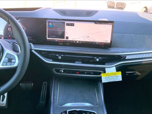 New 2026 BMW X7 M60i image 6