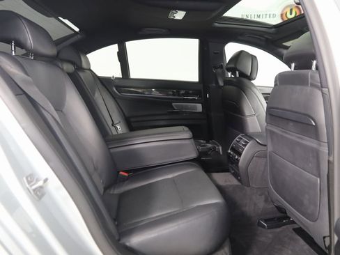 Used 2013 BMW 750i xDrive image 14