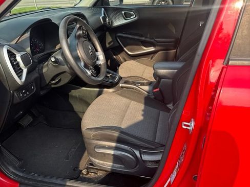 Used 2020 Kia Soul S FWD image 5