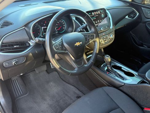 Used 2016 Chevrolet Malibu LT image 10