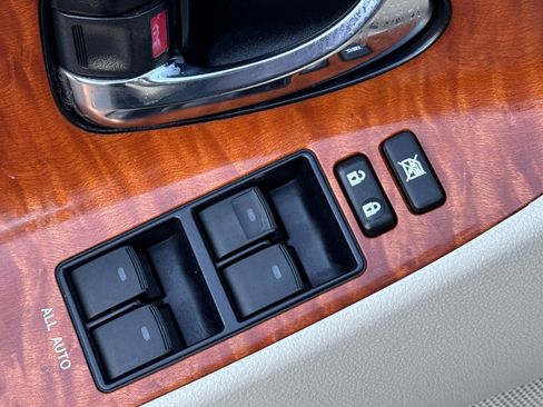 Used 2010 Toyota Camry XLE image 13