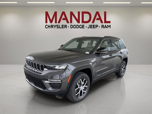 Used 2025 Jeep Grand Cherokee Limited image 2