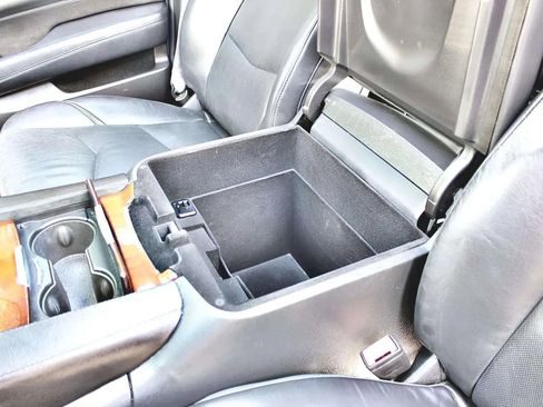 Used 2015 Cadillac Escalade ESV Premium image 15