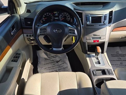 Used 2014 Subaru Outback 2.5i Limited w/ Moonroof Package AWD/4WD image 7
