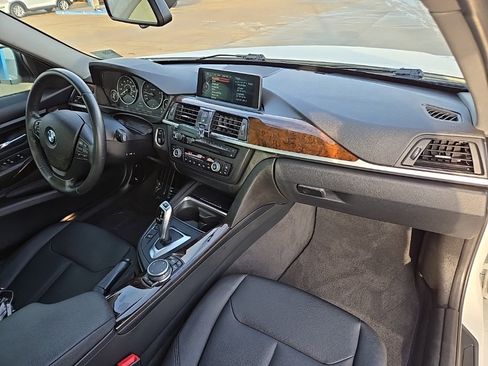 Used 2015 BMW 320i Sedan image 16
