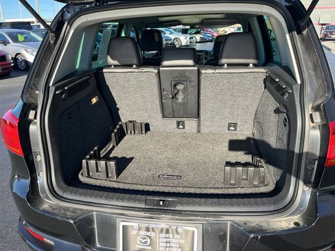 Used 2017 Volkswagen Tiguan Sport image 24