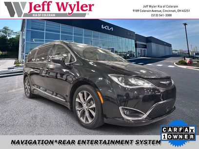 Used 2018 Chrysler Pacifica Limited w/ Tire & Wheel Group