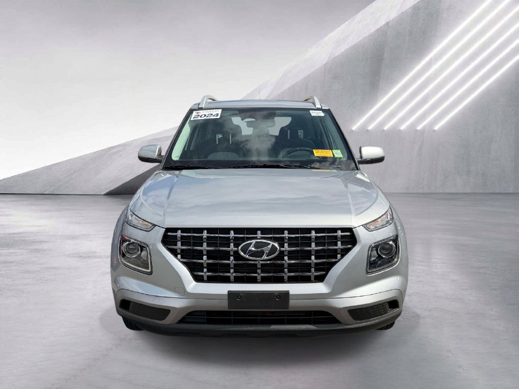 Certified 2024 Hyundai Venue SEL FWD image 2