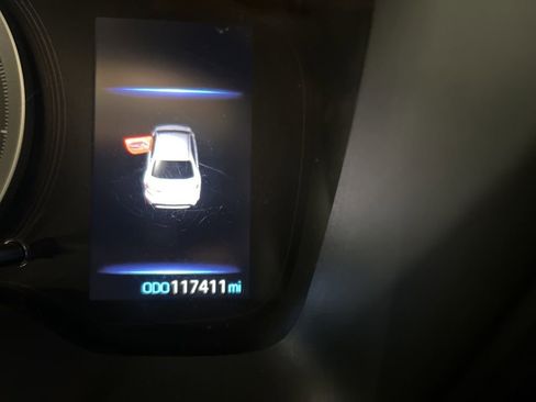 Used 2020 Toyota Corolla SE image 2