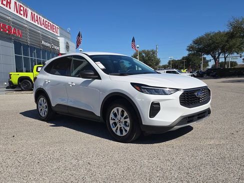 Used 2025 Ford Escape Active image 2