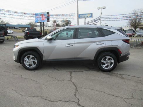 Used 2023 Hyundai Tucson SE image 2