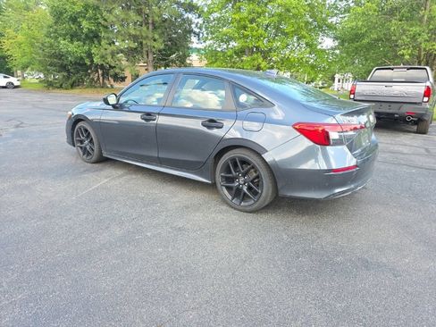 Used 2023 Honda Civic Sport image 5