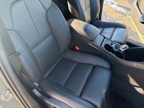 Certified 2025 Volvo XC40 B5 Plus image 37