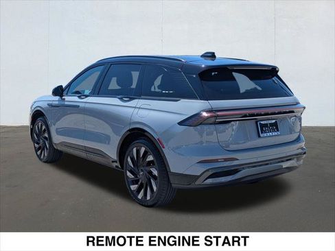 Used 2026 Lincoln Nautilus Reserve w/ Jet Appearance Package AWD/4WD image 3
