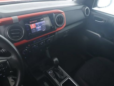 Used 2017 Toyota Tacoma SR5 AWD/4WD image 26