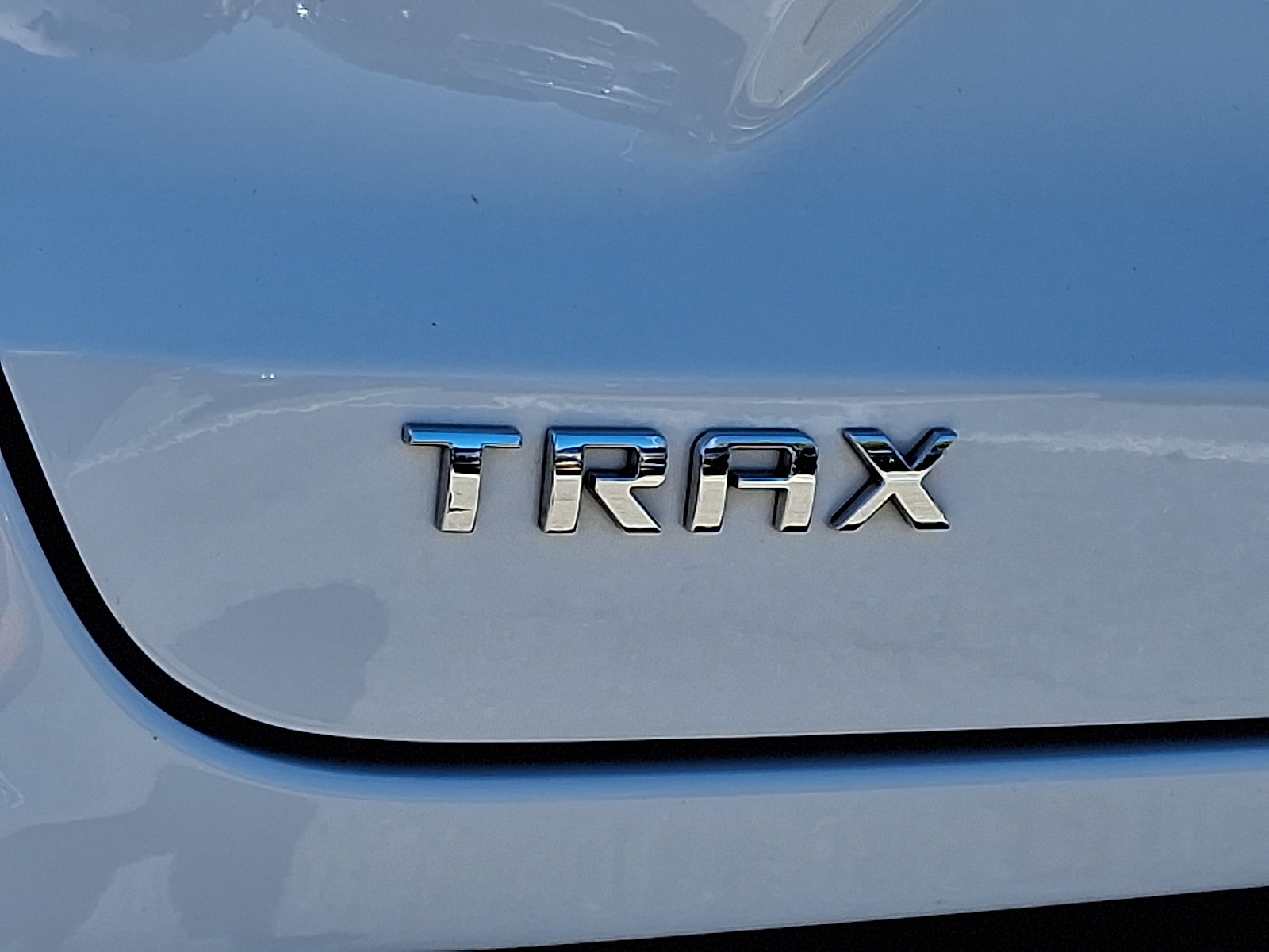 Used 2025 Chevrolet Trax LS FWD image 29