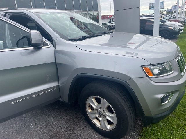 Used 2015 Jeep Grand Cherokee Laredo w/ Quick Order Package 23E AWD/4WD image 12
