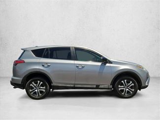 Used 2018 Toyota RAV4 LE FWD video 4