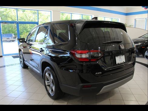 Certified 2025 Honda Pilot EX-L image 7