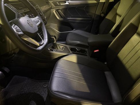 Used 2023 Volkswagen Tiguan SE image 15