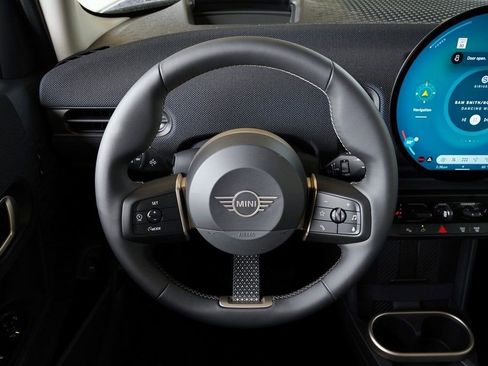 Used 2025 MINI Cooper 4-Door Hardtop FWD image 14