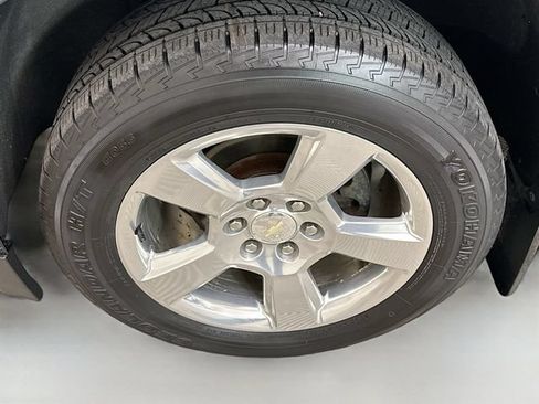 Used 2019 Chevrolet Suburban LT AWD/4WD image 35