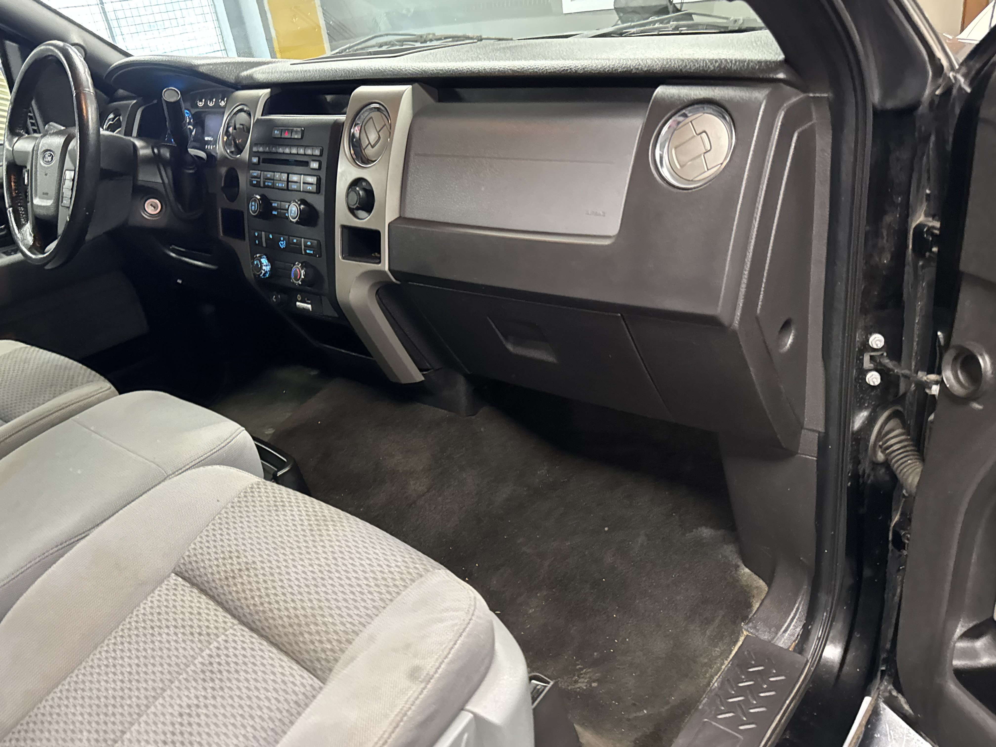 Used 2012 Ford F150 XLT w/ XLT Chrome Pkg RWD image 8