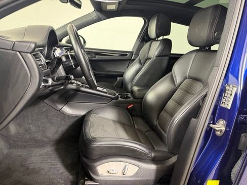 Used 2023 Porsche Macan Turbo AWD/4WD image 17