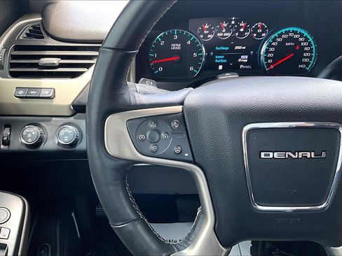 Used 2018 GMC Yukon Denali AWD/4WD image 11