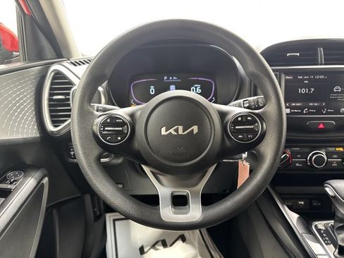 Certified 2023 Kia Soul LX w/ LX Technology Package FWD image 16