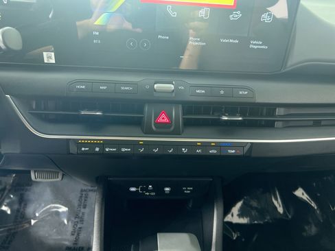 New 2025 Kia K4 LXS image 25