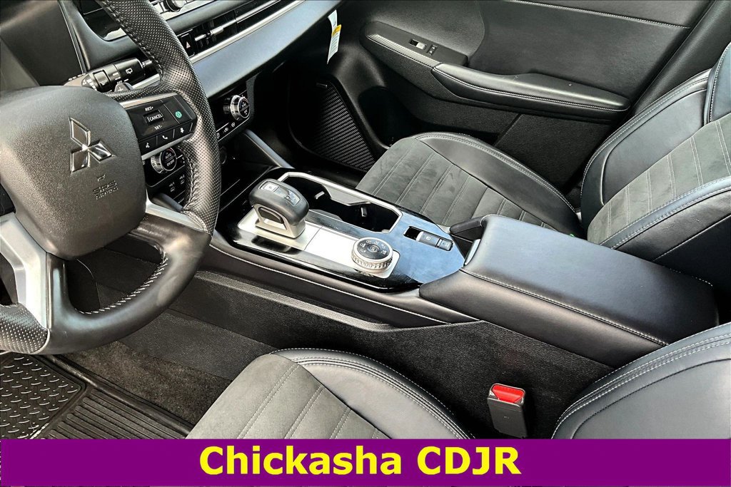 Used 2025 Mitsubishi Outlander SE AWD/4WD image 16