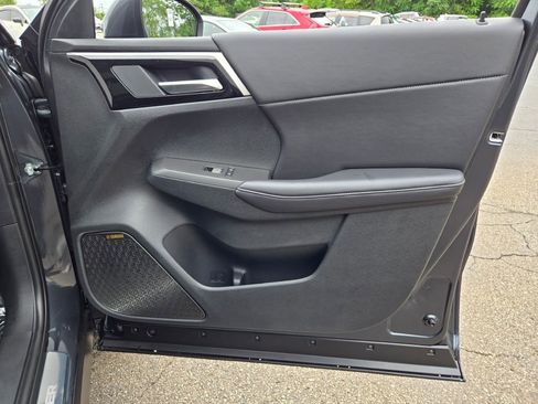 New 2025 Mitsubishi Outlander SE image 6