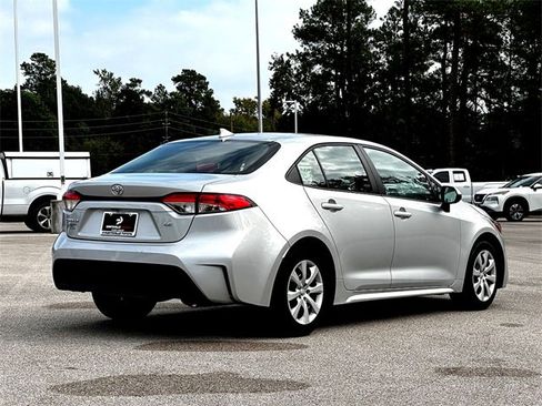 Used 2024 Toyota Corolla LE image 8