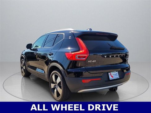 Used 2019 Volvo XC40 T5 Momentum image 5