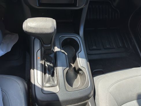 Used 2021 Chevrolet Colorado W/T w/ WT Convenience Package RWD image 19