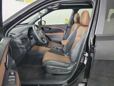 Used 2025 Subaru Forester Touring AWD/4WD image 5