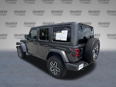 Used 2025 Jeep Wrangler Unlimited Sahara AWD/4WD image 7