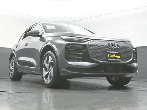 Used 2025 Audi Q6 e-tron Premium Plus w/ Premium Plus AWD/4WD image 48