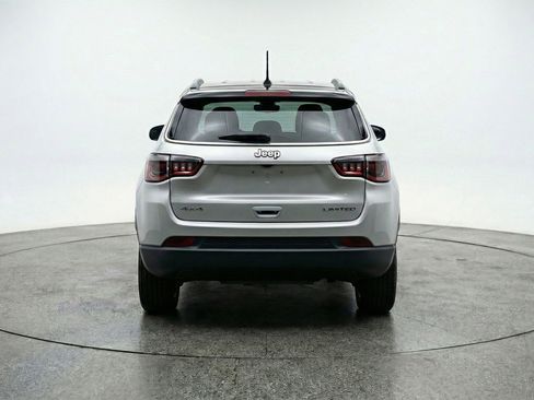 Used 2025 Jeep Compass Limited image 7