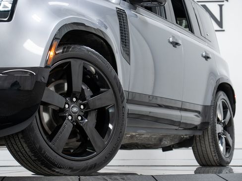 Used 2024 Land Rover Defender 110 X-Dynamic SE image 27