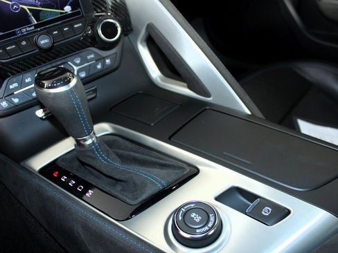 Used 2018 Chevrolet Corvette Z06 w/ Carbon 65 Edition image 21