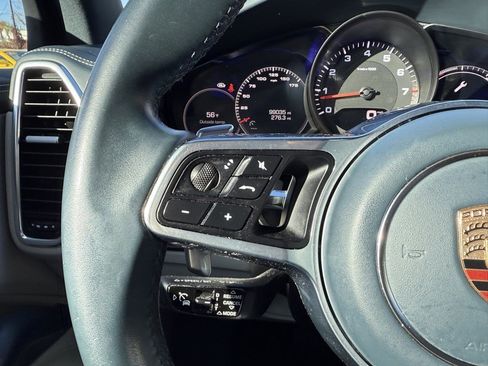 Used 2020 Porsche Cayenne AWD image 38