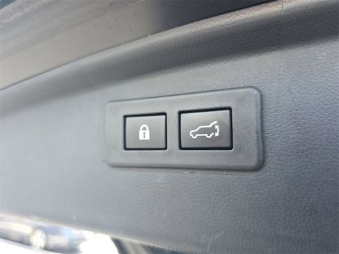 Certified 2023 Subaru Outback Limited image 9